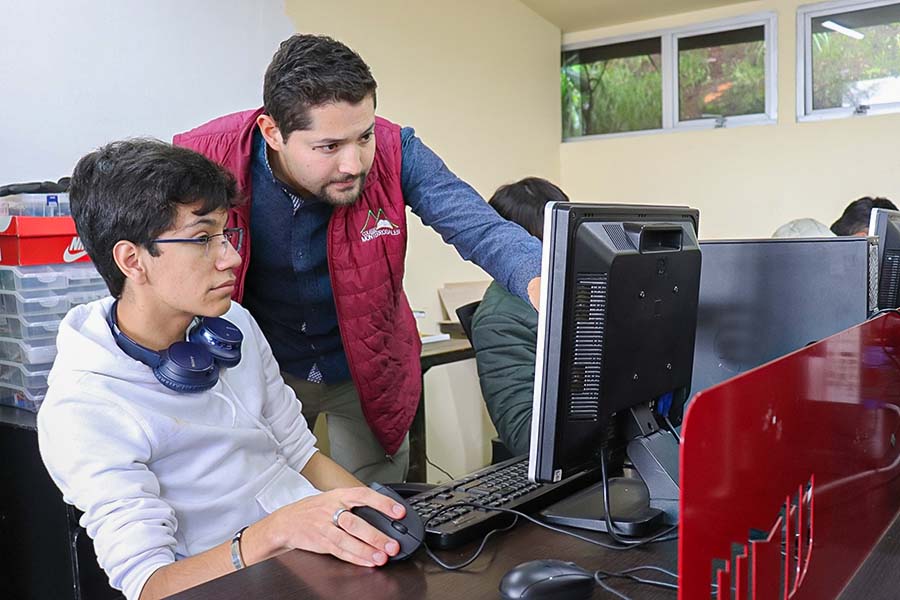 Integrando la tecnología en la educación por ciclos en un ambiente campestre